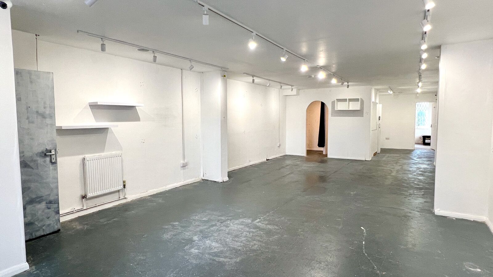 7 Clapham High Street image